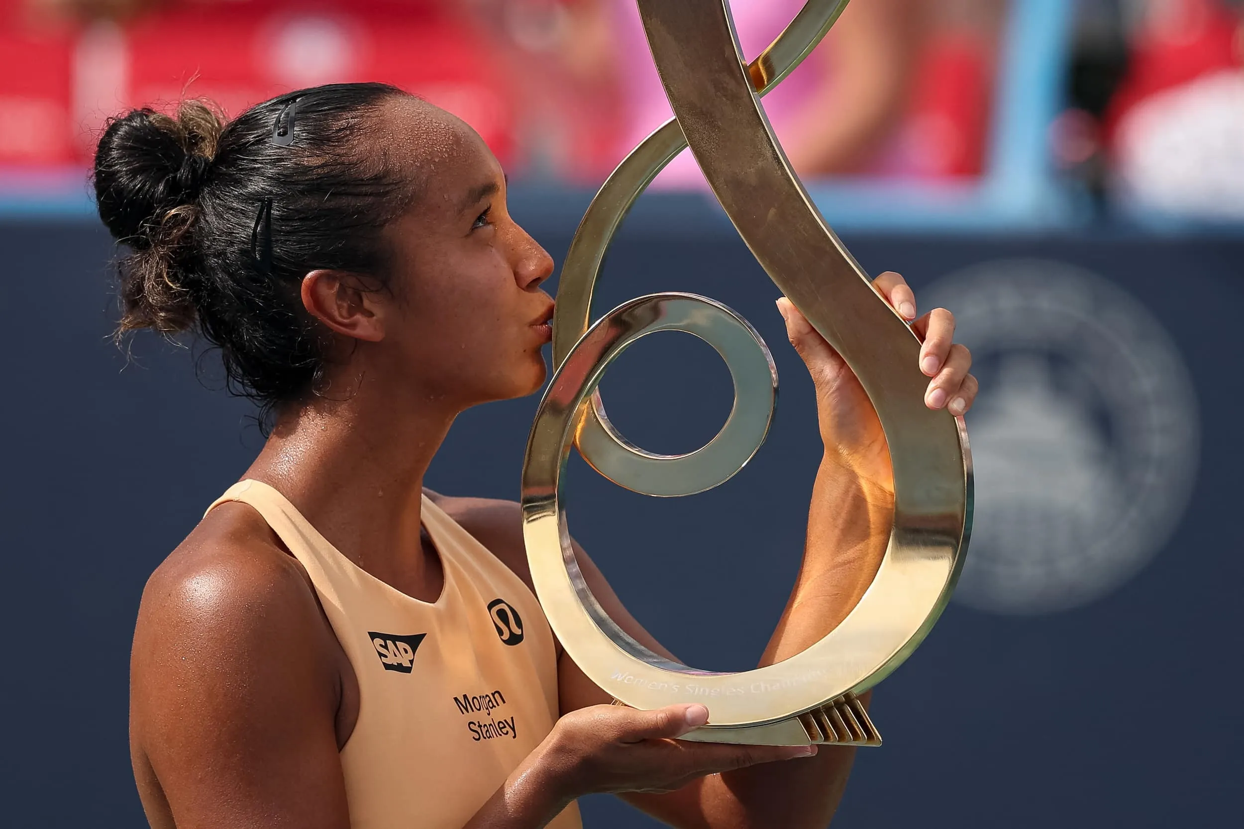 Leylah Fernandez: Rising Star of Tennis and Canada’s Pride